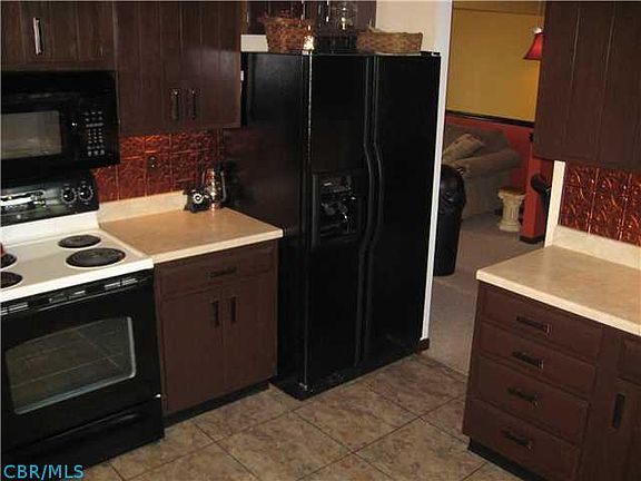 4th image of 320 Quail Hollow Ct