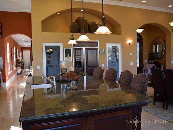 4th image of 10 White Oak Ct