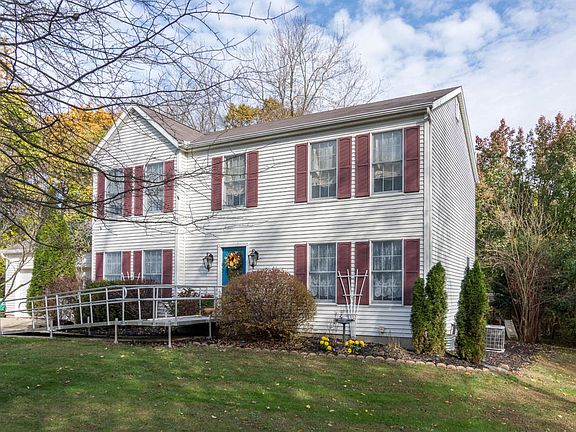 2nd image of 814 Ottawa Ct