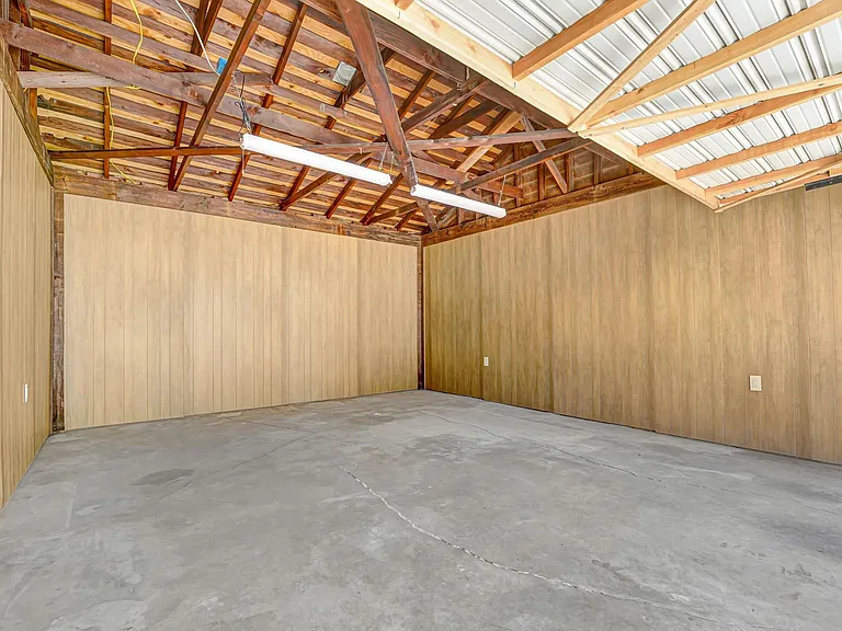 13143 Bloomfield St — Photo 15