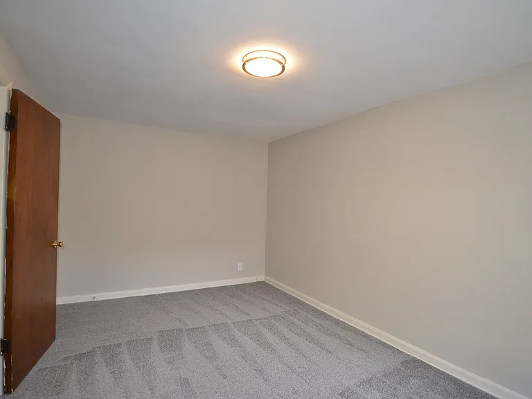 6615 Bantry Ave — Photo 11