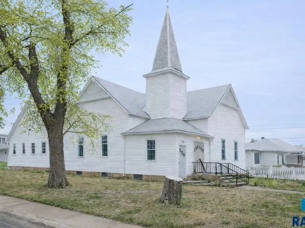 400 6th St, Hudson, SD 57034