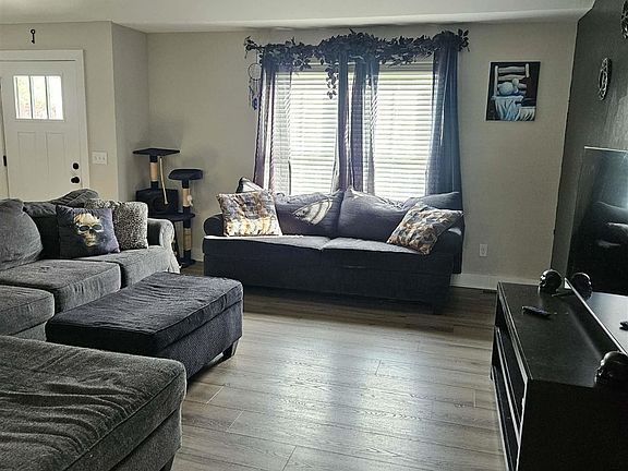 4th image of 108 Village Cir