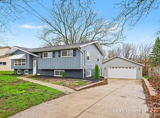 3042 Perry Ave SW, Wyoming, MI 49519