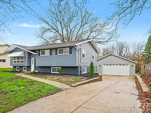 3042 Perry Ave SW, Wyoming, MI 49519