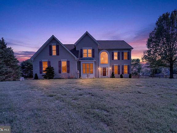3rd image of 1691 Village Green Dr
