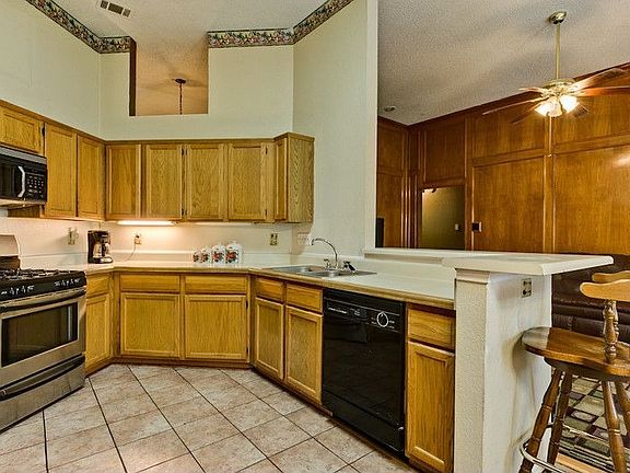 4th image of 921 Knollwood Dr