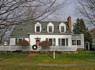 2557 Hall St SE, East Grand Rapids, MI 49506
