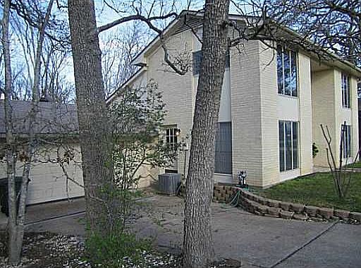5th image of 2803 Camelot Dr