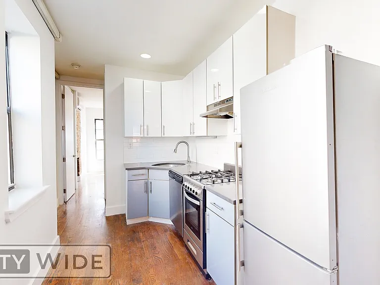 10 Clermont Ave #3R — Photo 4