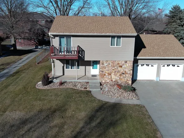 604 Swartzendruber Dr, Shickley, NE 68436
