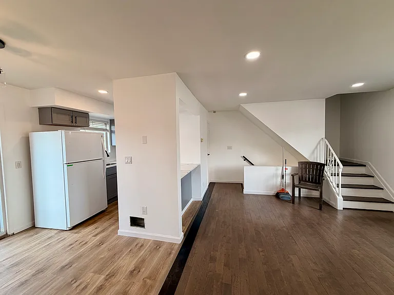 43 Caswell Ave — Photo 7