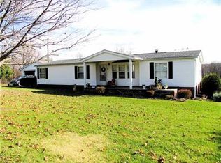 60 Boyce St, Lawrence, PA 15055