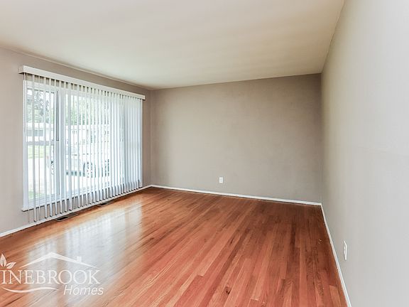 2nd image of 485 Bardot Dr