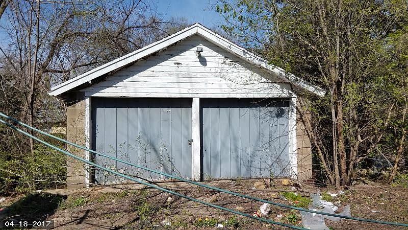 2nd image of 1012 Furman St