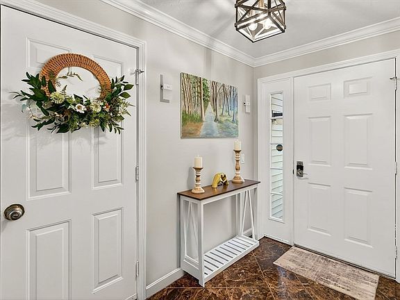 3rd image of 110 Ridgefield Cir #C