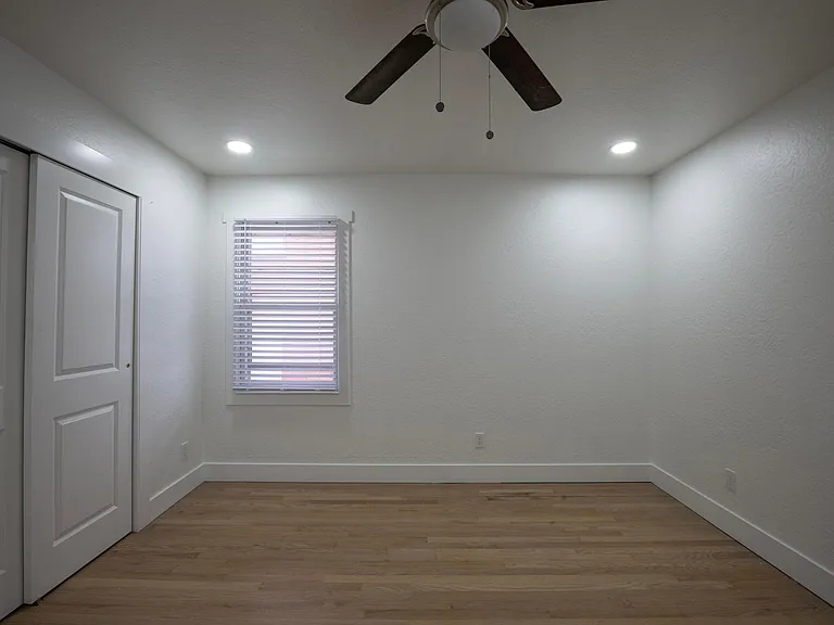 204 W 36th St #2 — Photo 16