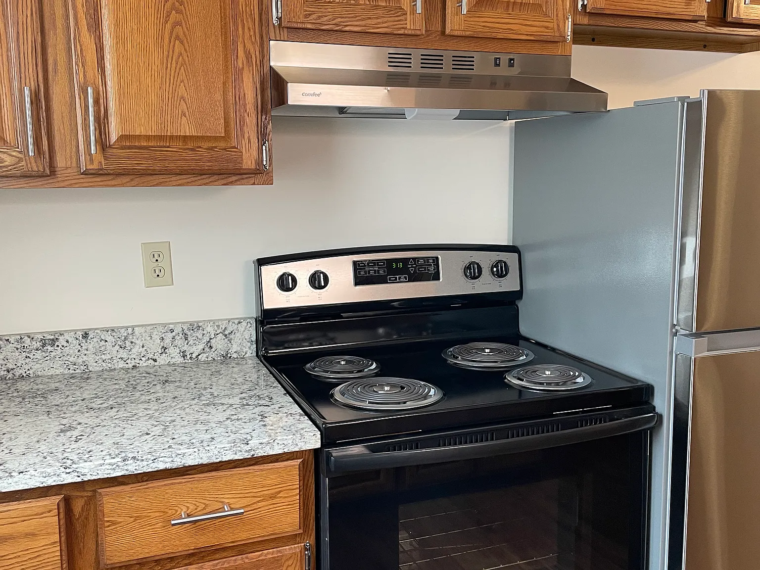 2 bed, 1.5 bath, $1,200 — Photo 2