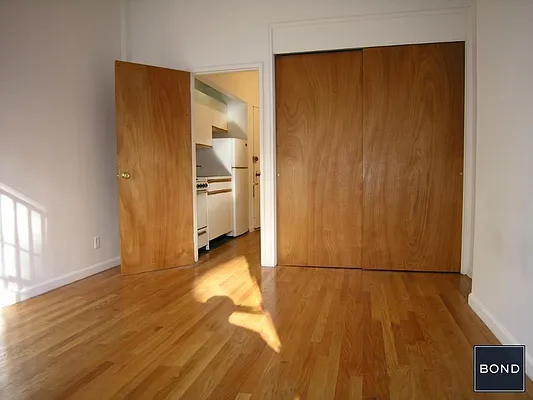 Rented by Bond New York | media 23