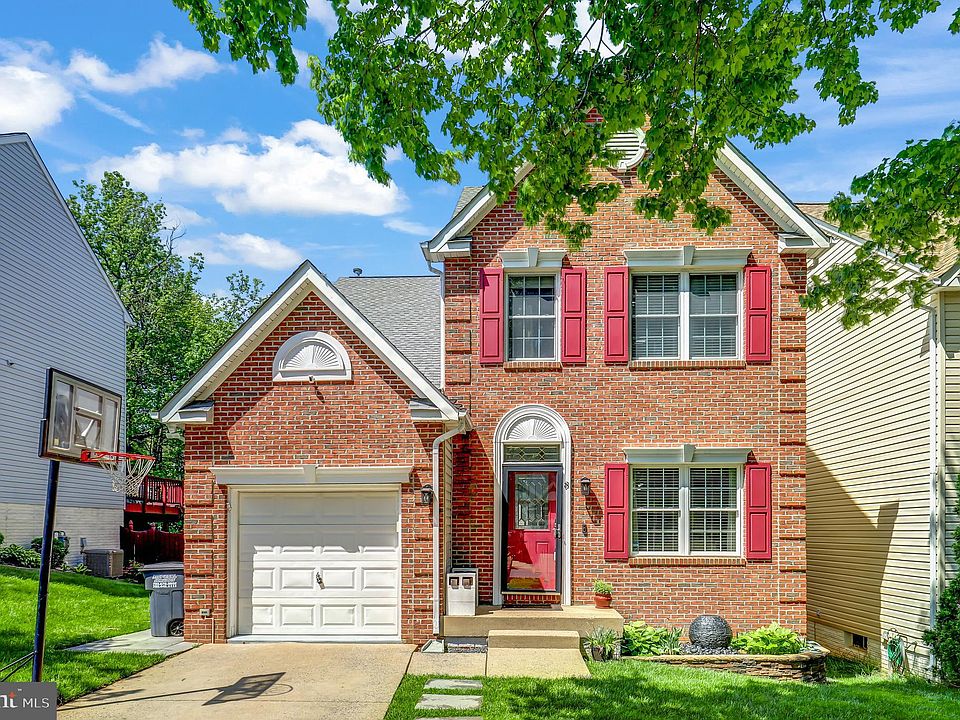 1st image of 8 Catherine Ln