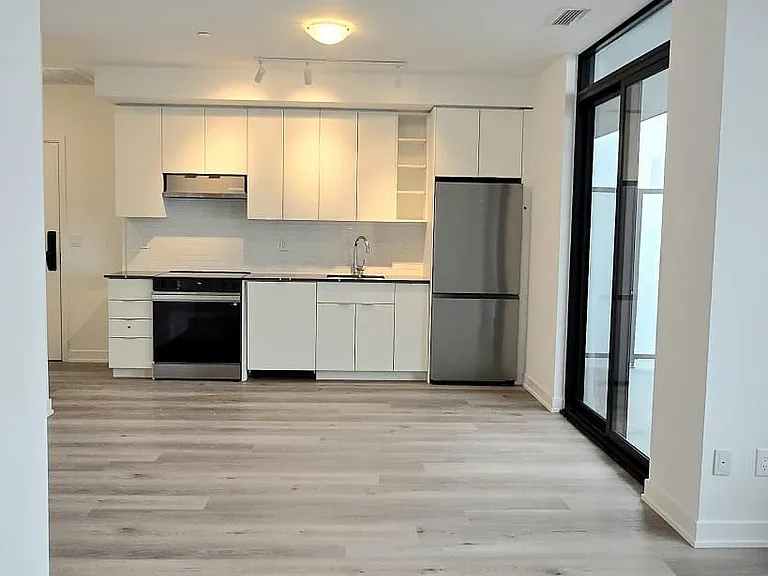 2075 Lakeshore Rd #2209 — Photo 6