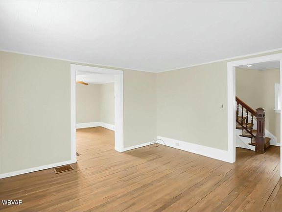 4th image of 2025 Lincoln St