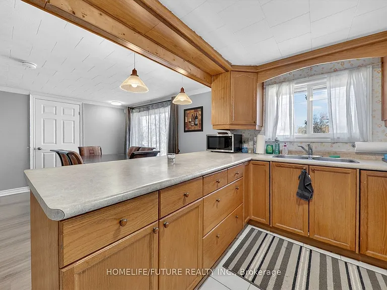 1200 Mosley St — Photo 16