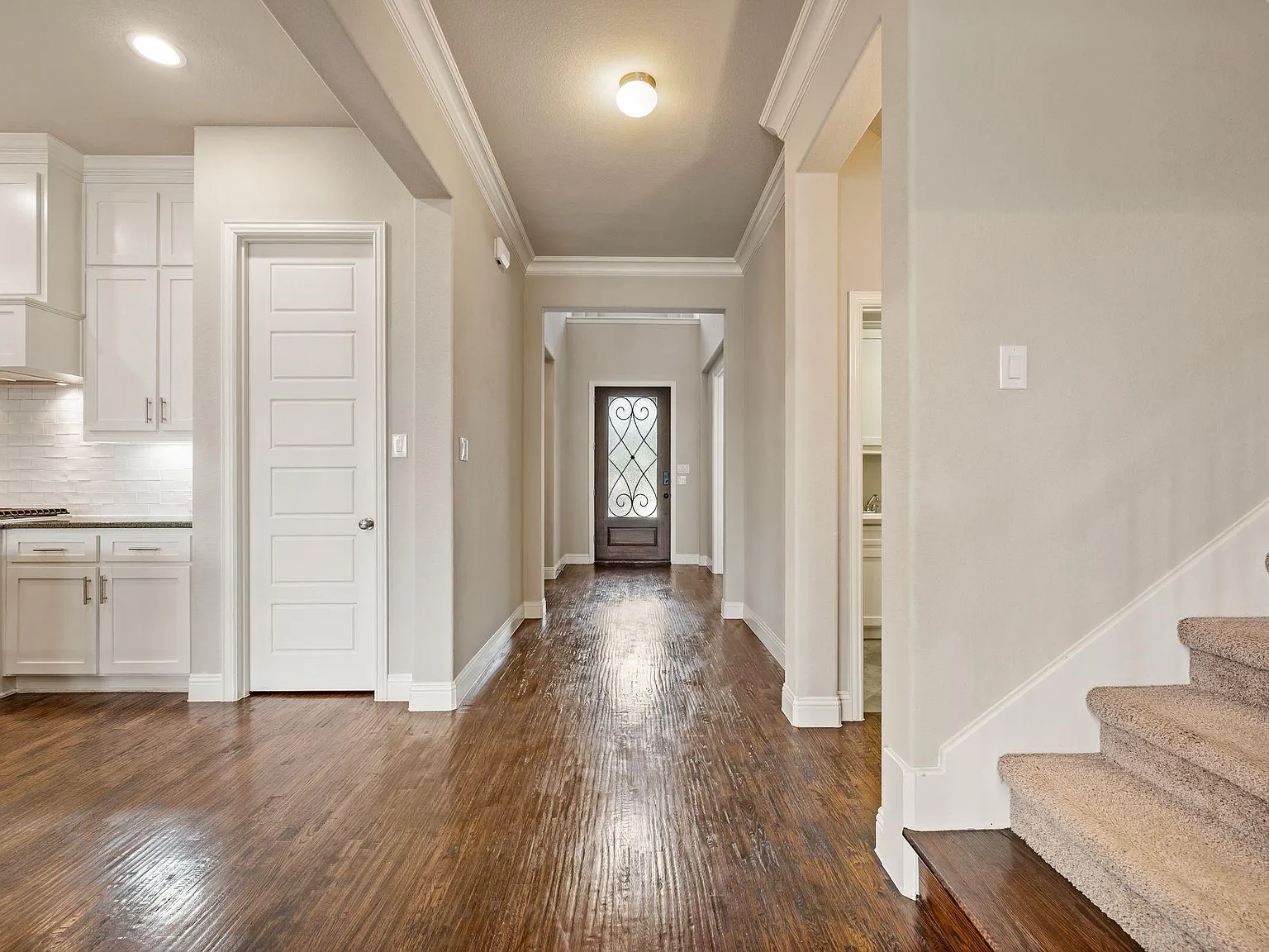 4 bed, 3959 sqft, $4,000 — Photo 4