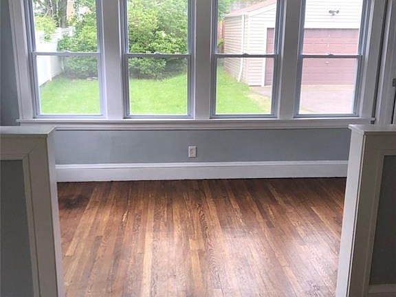3rd image of 5002 Edgepark Dr