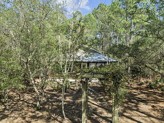 2nd image of 80 Ivy Ln