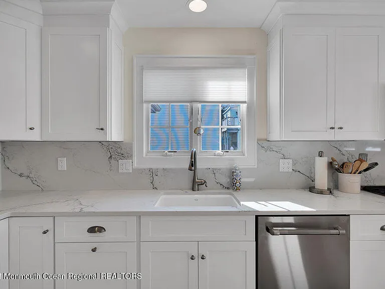 303 B St — Photo 19