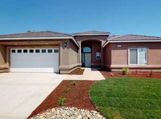 529 Fair Oak Ave, Madera, CA 93637