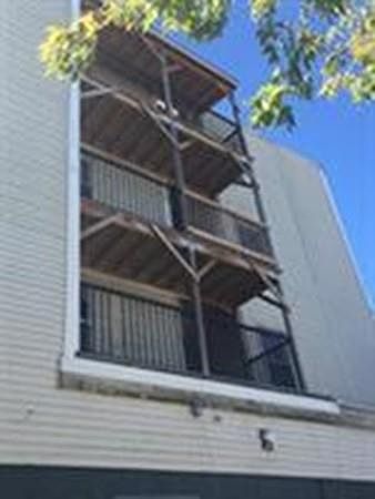 2nd image of 85 Newbury St APT 3R