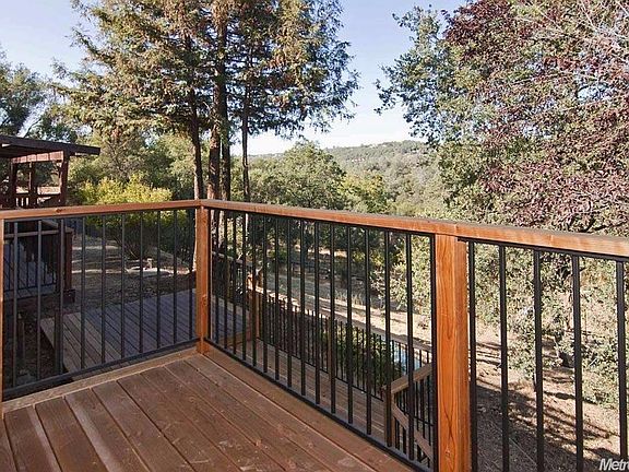3rd image of 5573 Connie Ln