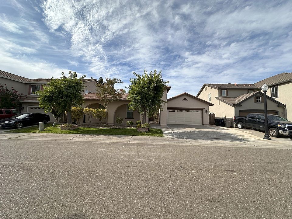1st image of 150 Allaire Cir