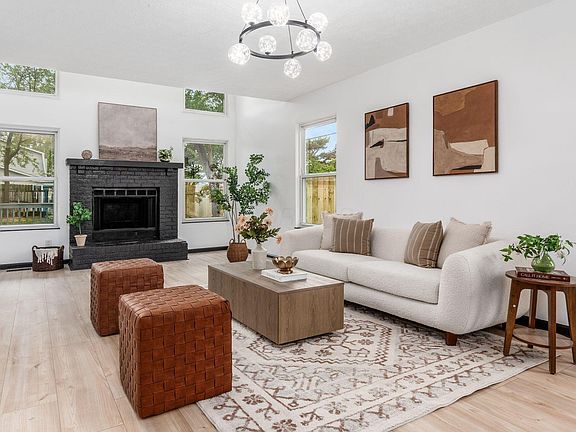 5th image of 1137 Clement Dr