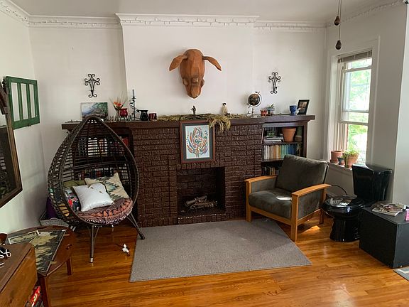 3rd image of 6417 N Wayne Ave #2