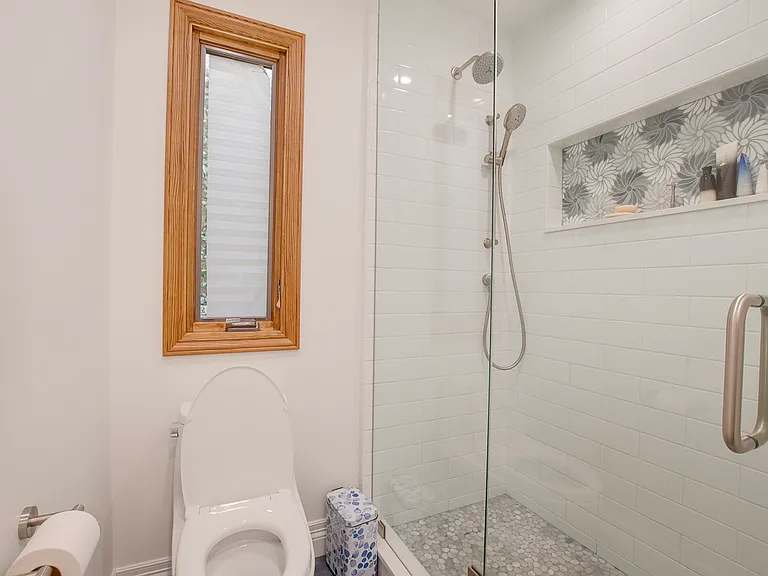 2nd Bathroom en-suite