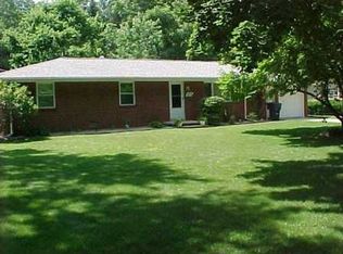 324 Hillcrest Dr, Bowling Green, OH 43402