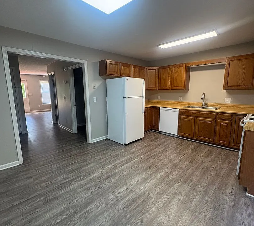 251 Hunter Hills Cir #4