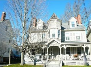 17-19 Saw Mill Cir, Manchester, MA 01944