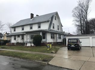 2172 Goodnor Rd, Cleveland Heights, OH 44118