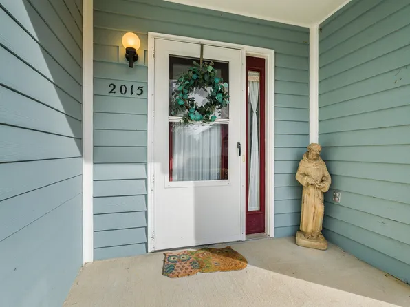 2015 Hampton Dr, Waynesboro, VA 22980