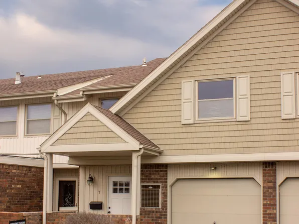 6818 Fenwyck Rd APT 7, Maumee, OH 43537