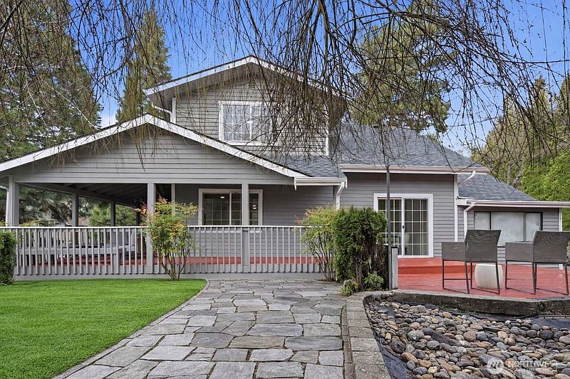 2nd image of 6015 116th Ave SE