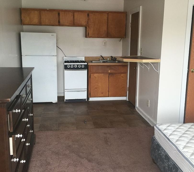 2nd image of 200 Roosevelt Blvd APT B9