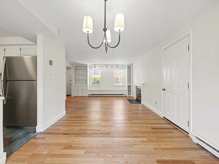 7 Dresden Ct — Photo 7
