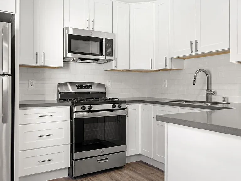 Kling Trio Apartments — Photo 33