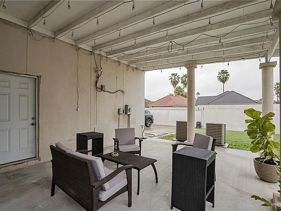 5th image of 140 San Jacinto St
