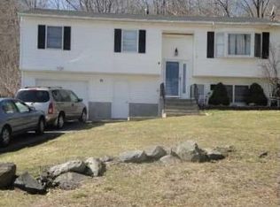 43 Hickory St, Highland Mills, NY 10930